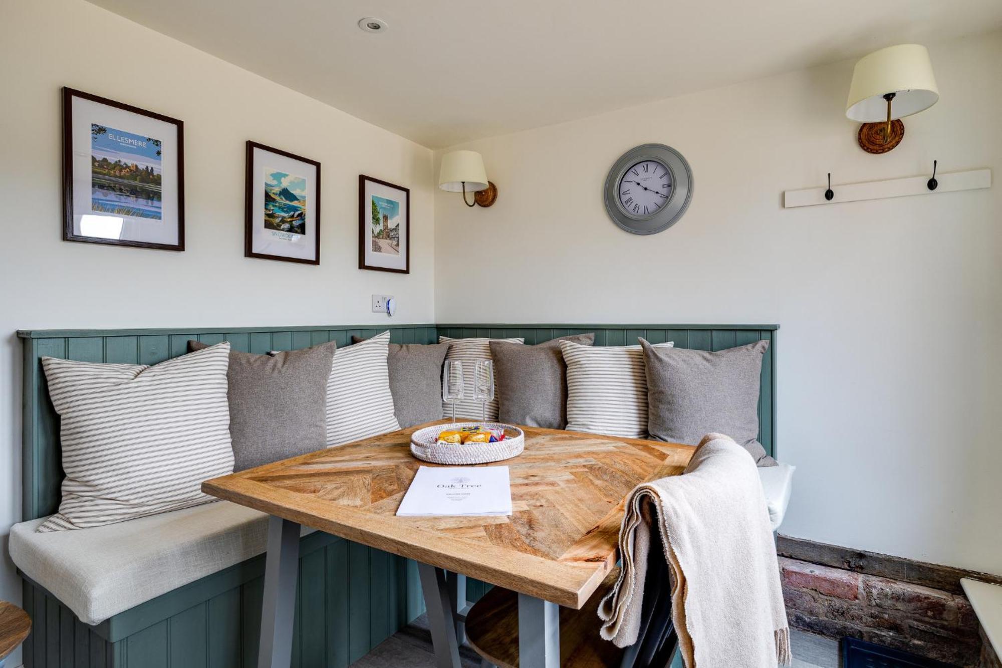 Вилла Oak Tree Hideaway Уитчерч Экстерьер фото