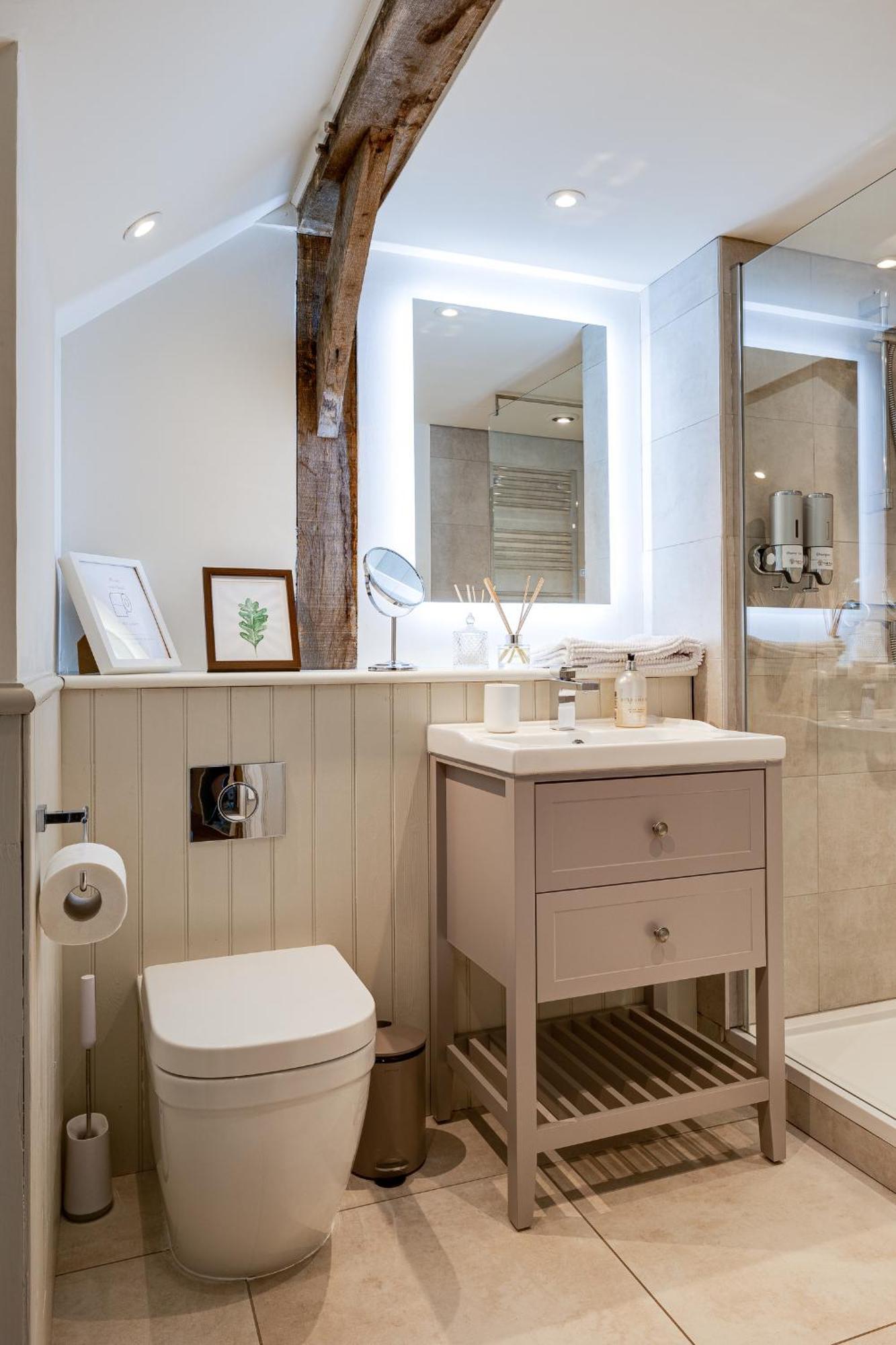 Вилла Oak Tree Hideaway Уитчерч Экстерьер фото