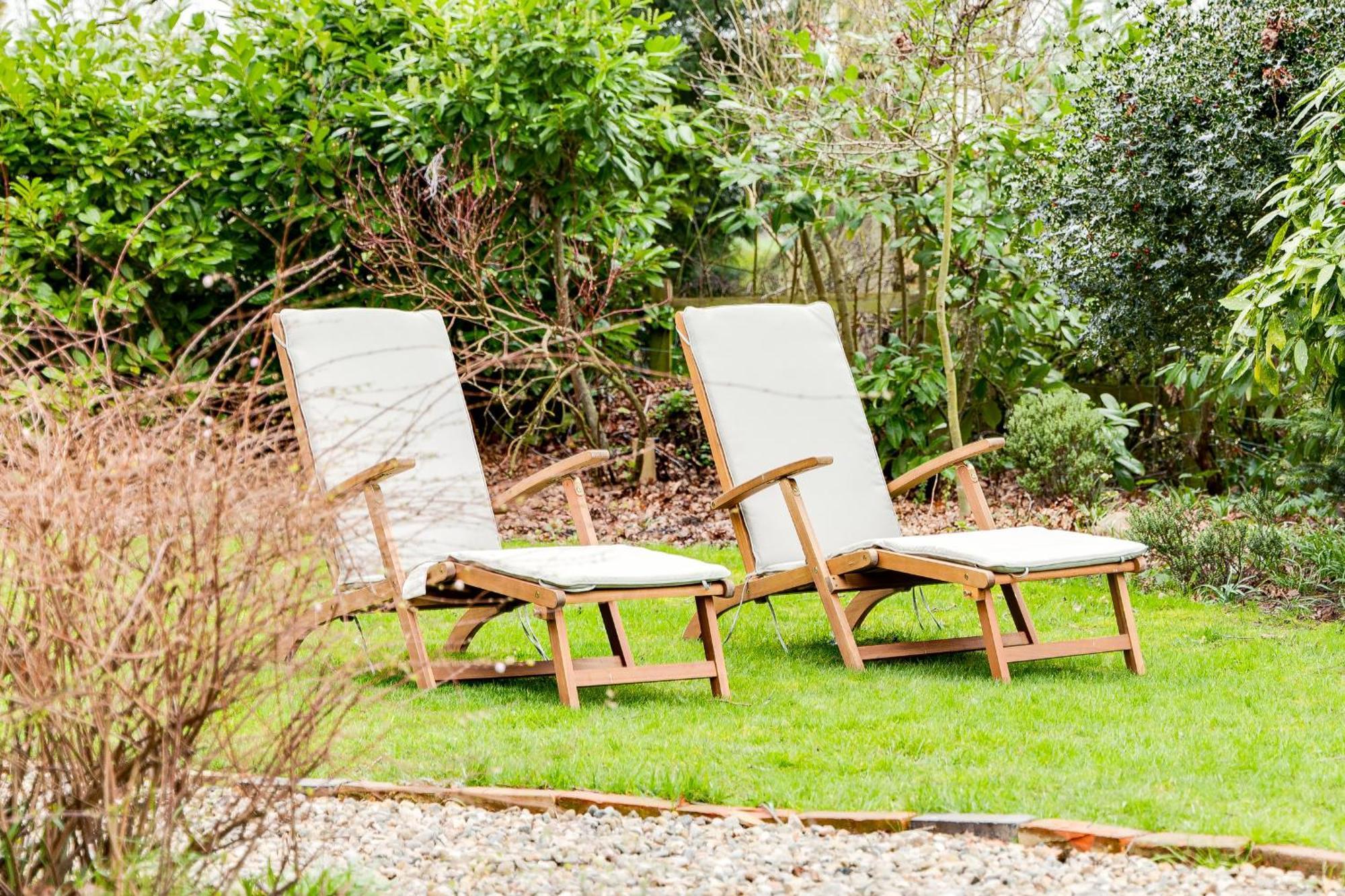 Вилла Oak Tree Hideaway Уитчерч Экстерьер фото